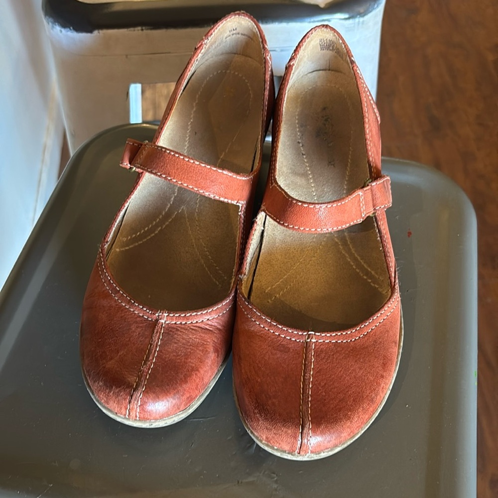 The Naturalizer brown leather Mary jane wedges